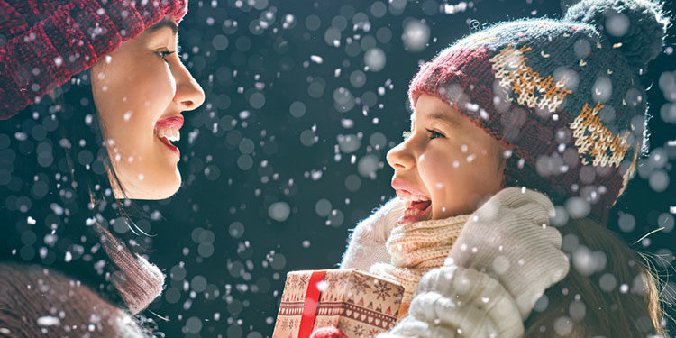 Regali di Natale e felicità nei bambini